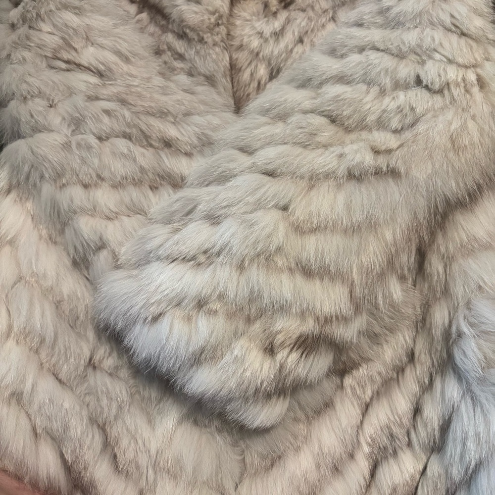 Saga Fox | Plush Cream Faux Fur Coat | OS, fits like Size S/M - Picture 5 of 11